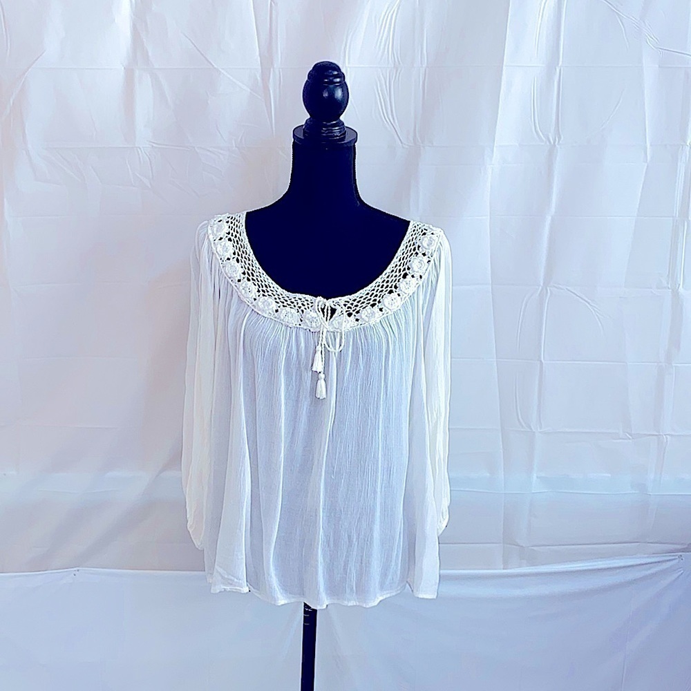 Forever 21 White 3/4 Sleeve Top Size L - Picture 2 of 5